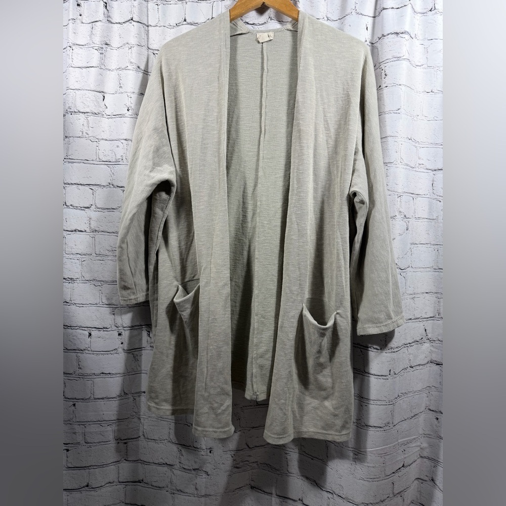 DONNI. Soft Gray Ribbed Knit Cardigan